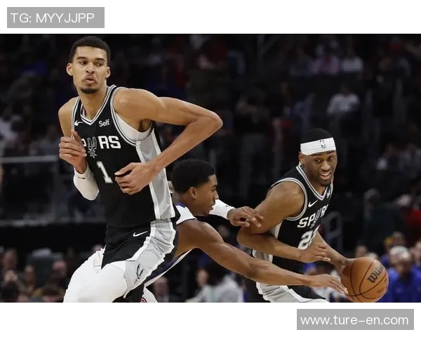 2019年2月28日马刺与活塞激战成名球星对决精彩回顾