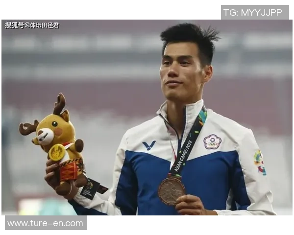 亚洲男网名将宣告退役!